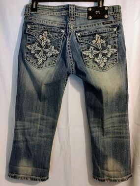 Miss Me Women's Embroidered Light Blue Crop Jeans